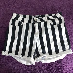 🌴Striped Shorts🌴